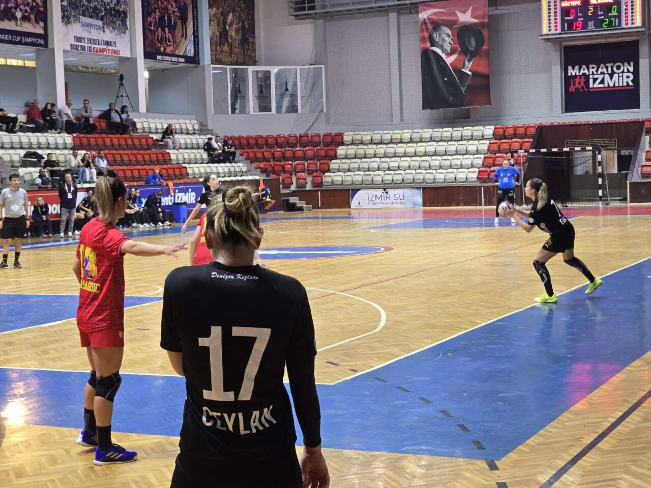 Denizin Kızları İlk Yarının Son Maçında Fırtına Gibi Esti: Göztepe 21 – 29 Armada Praxis Yalıkavakspor 7